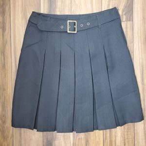 ᴜɴɪғᴏʀᴍ sᴋɪʀᴛ